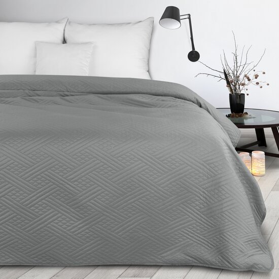 Sivá moderný prehoz na posteľ s geometrickým vzorom