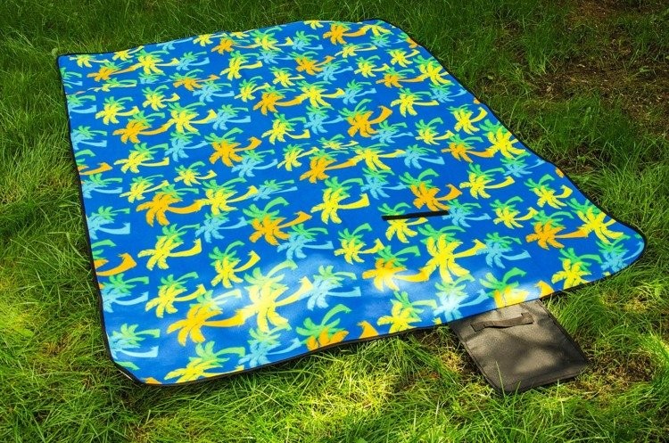 Piknik takaró kék színben, pálmafa motívummal - Méret: Szélesség: 150 cm | Hossz: 200 cm