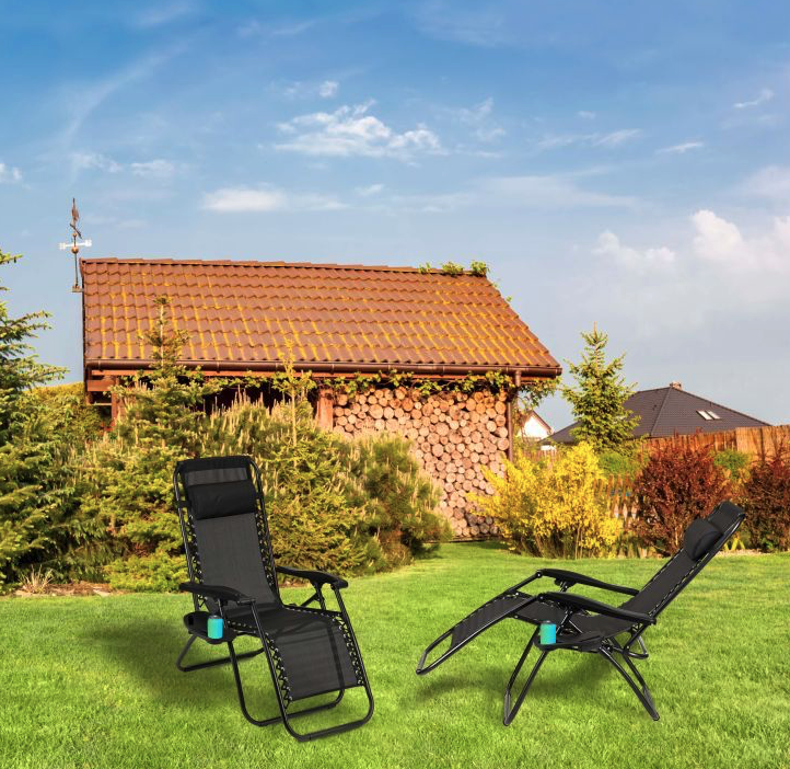Gartenliege schwarz mit Getränkehalter