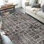 Moderní koberec šedé barvy s abstraktním motivem - Rozměr koberce: Šířka: 120 cm | Délka: 170 cm