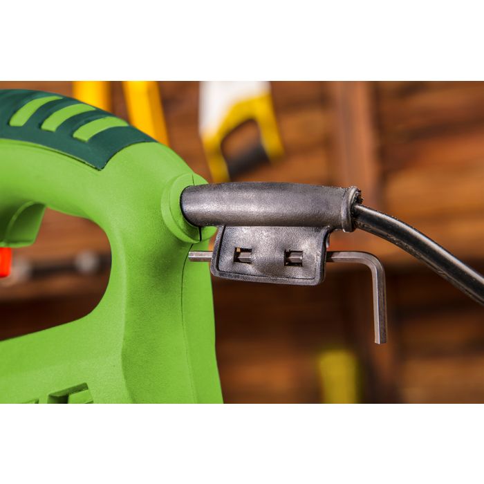 Priamočiara píla s výkonom 400W, 52G064 VERTO