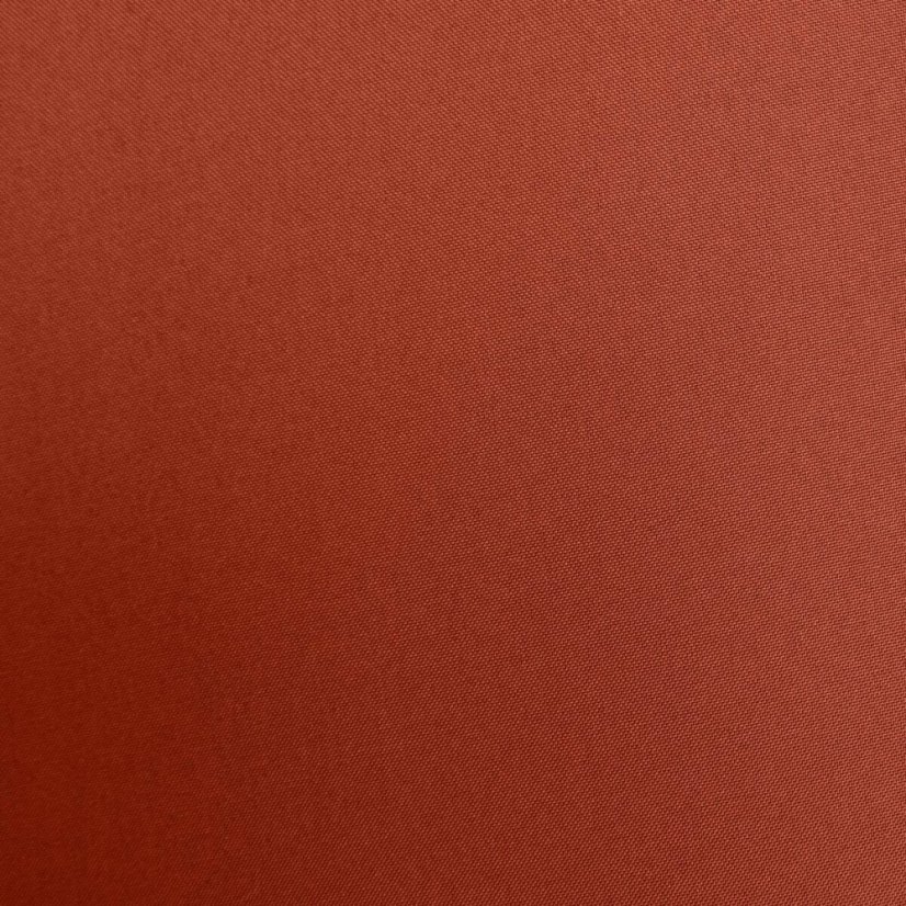 Tehlovo červený záves na kruhy – stredné zatemnenie, šírka 140 cm