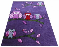 Kvalitný detský koberec s vtáčikmi vo fialovej farbe