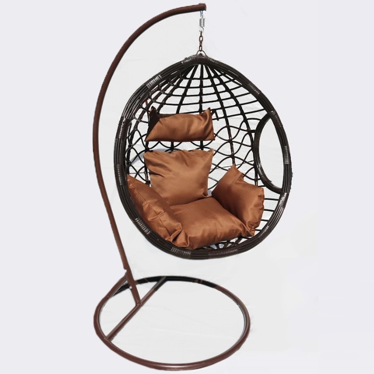 Luxusné závesné kreslo hnedej farby