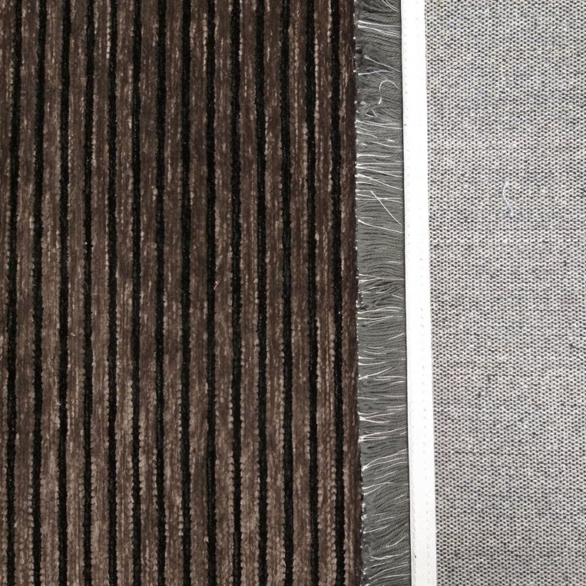 Csúszásgátló szőnyeg barna színben