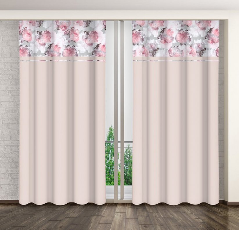 Romantikus rózsaszín függöny virágmotívummal
