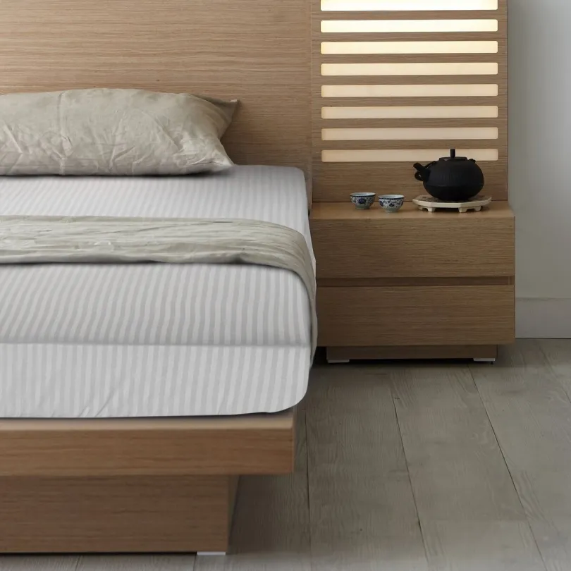 Krémová posteľná plachta zo žakárového damašku