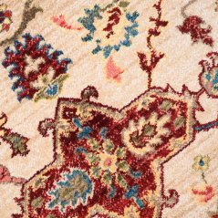 Prekrasan tepih u istočnjačkom stilu