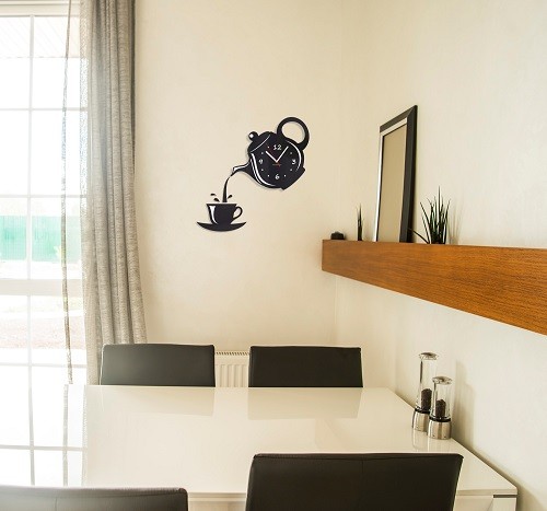 Nástenné hodiny do kuchyne s tichým chodom