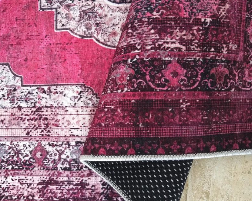 Roza orientalska preproga v vintage slogu