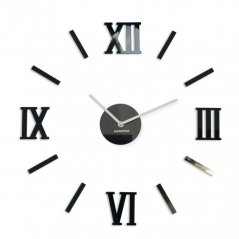 Dizajnové hodiny v čiernej farbe