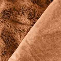 Braune Plüsch-Bettdecke mit 3D-Effekt - eine stilvolle Ergänzung des Interieurs