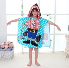 Strandponcho für Kinder mit Pirat