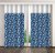 Tenda blu con stampa di fiori bianchi e blu e bordo bianco