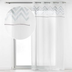 Jemná elegantná záclona so strieborným vzorom 140 x 240 cm