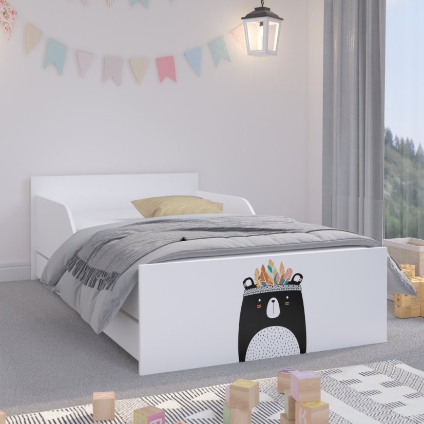 Kvalitně zpracovaná dětská postel s medvědem 160 x 80 cm