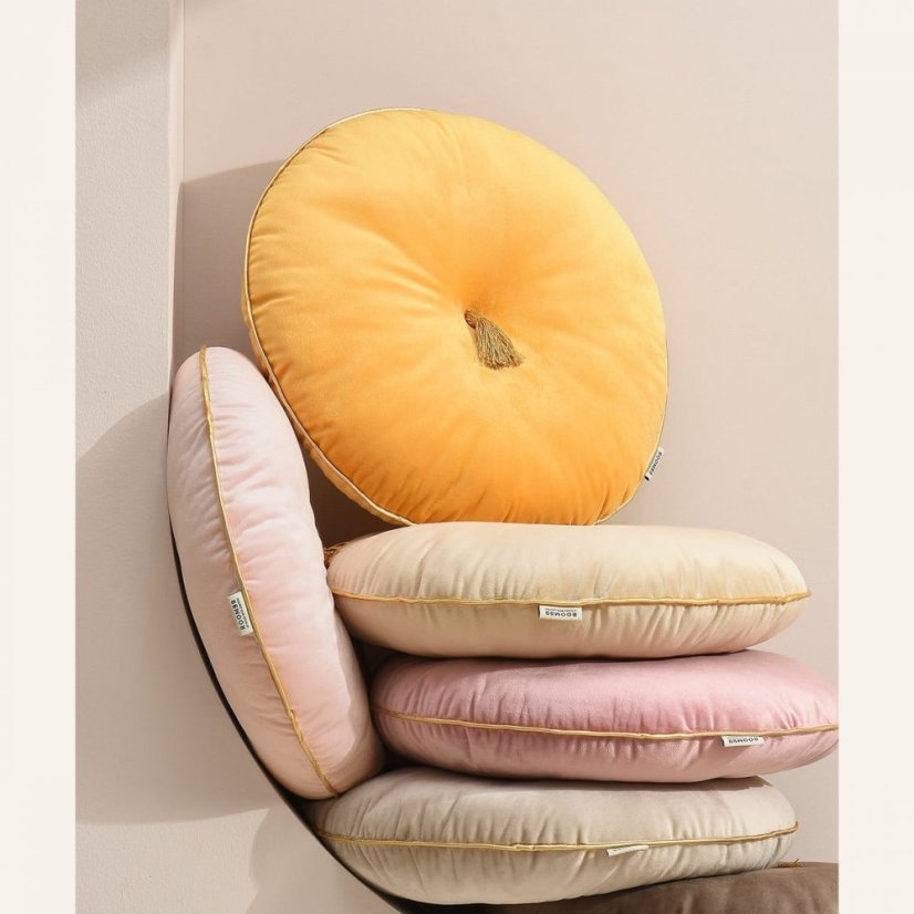 Okruhlý dekoračný vankúš ALLURE zelenej farby s priemerom 45 cm