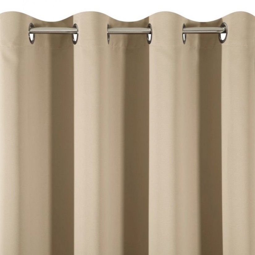 Draperie simplă de culoare bej deschis