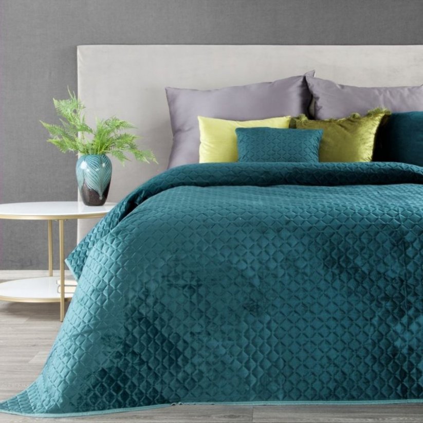 Vzorovaný jednofarebný prehoz na posteľ tyrkysovej farby