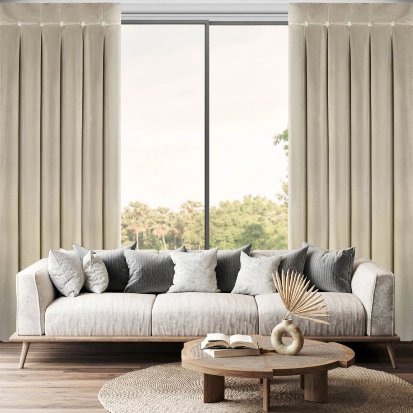 Bézs bársony függöny dekoratív öltésekkel és gombokkal a tetején