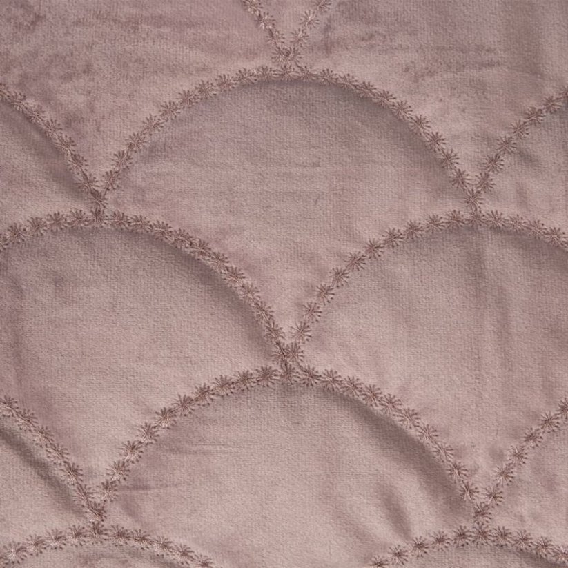 Stílusos ágytakaró rózsaszínben, varrással