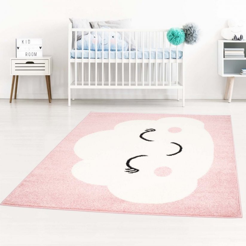 Ružový koberec s motívom mráčika do detskej izby