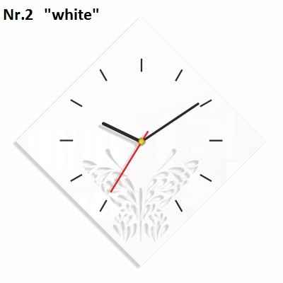 Nástěnné hodiny se vzorem motýla