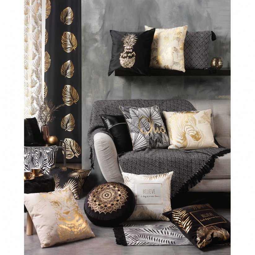 Bílý dekorační polštář do obývacího pokoje se zlatým potiskem 45x45 cm