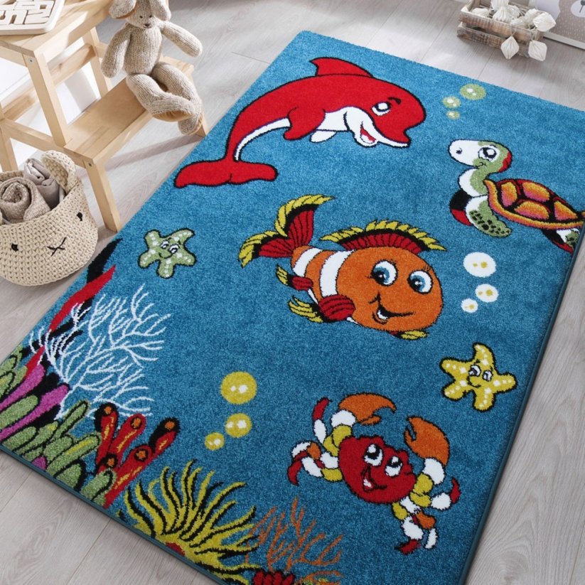 Красив детски килим с риба