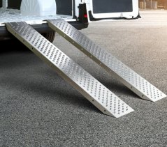 2 db acél rakodórámpa készlet - 400 kg teherbírással