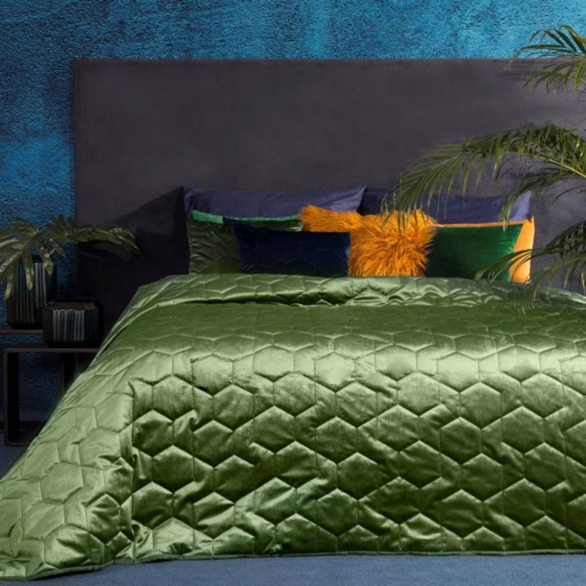 Lesklý zelený přehoz na manželskou postel