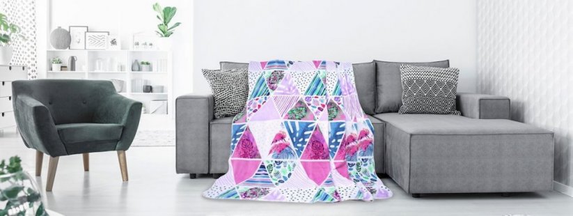 Krásná barevná deka do obýváku