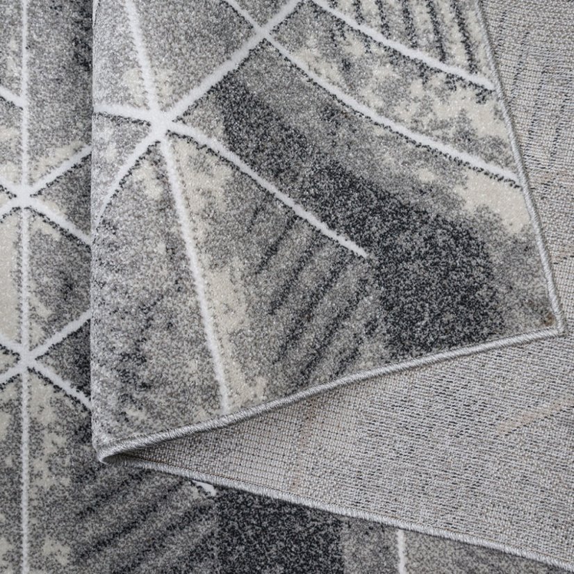 Design szőnyeg geometrikus mintával