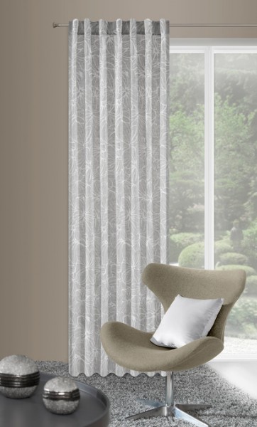 Luxusní závěs na okno v šedé barvě