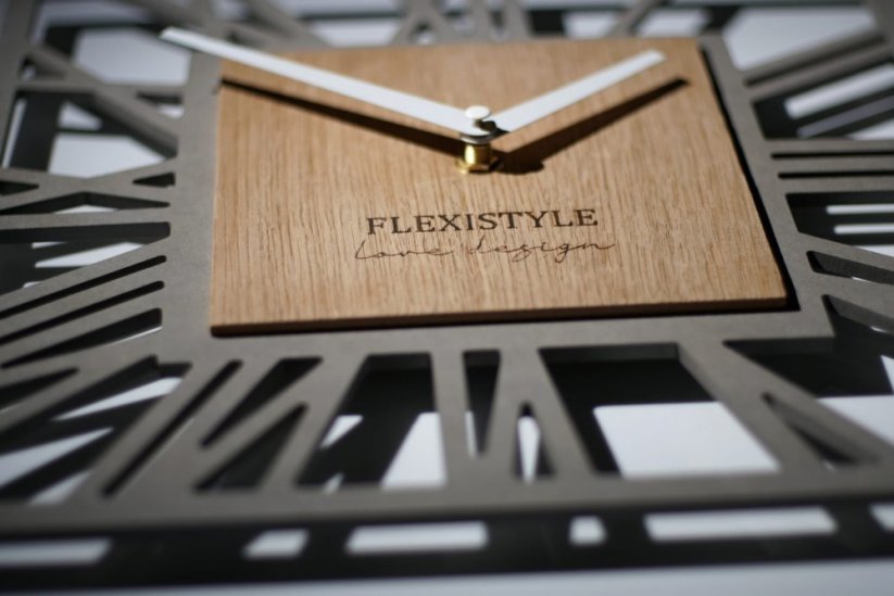 Дървен стенен часовник във формата на квадрат в сиво