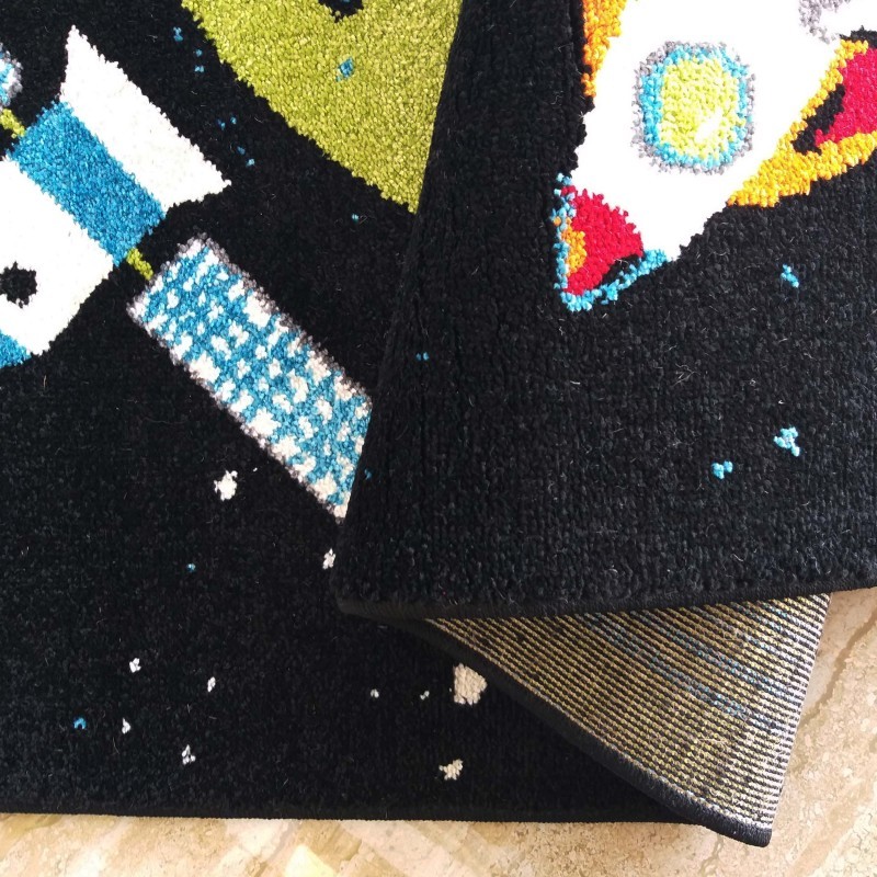 Moderan tepih za dječju sobu s prekrasnim svemirskim motivom