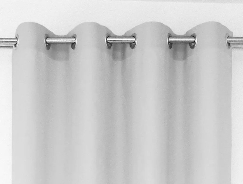 Svetlo sivý hotový záves do obývačky na kruhy