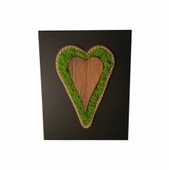 Картина от мъх с дървено сърце и въже 40 x 30 cm