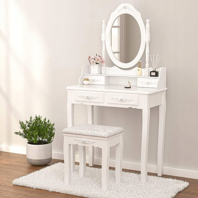 Kvalitní toaletní stolek s otáčecím zrcadlem a židličkou
