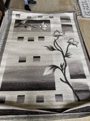 Stylový koberec do obývacího pokoje s motivem květin