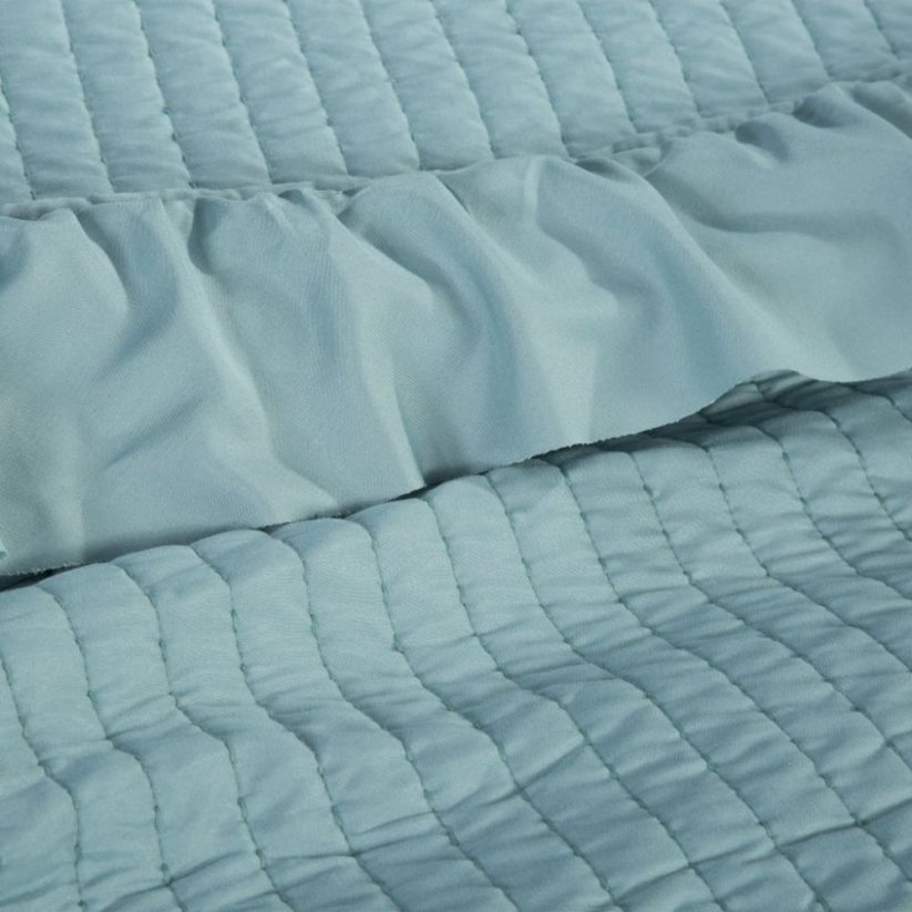 Krásný mentolový přehoz na postel