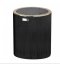Runder Satz Bad-Accessoires in Schwarz mit goldenen Details