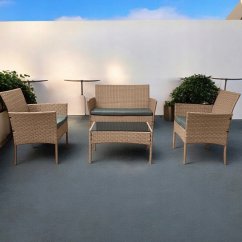 Elegantes Rattan-Gartenmöbel-Set mit Tisch und schwarzer Glasplatte