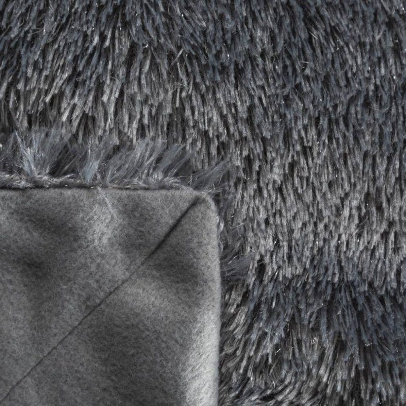 Luxusní chlupatá deka tmavě šedé barvy
