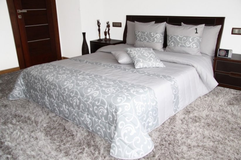 Luxusný sivý prehoz na manželskú posteľ s ornamentami