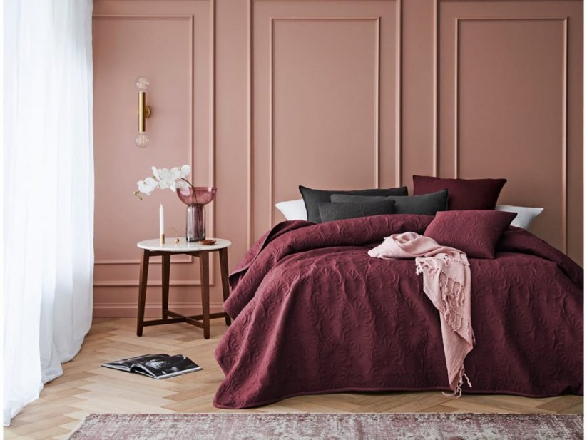 Bordó steppelt ágytakaró kétszemélyes ágyhoz 220 x 240 cm