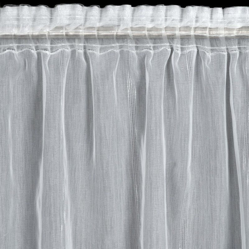 Bílá záclona s lesklými pruhy - elegantní záclona s pruhovanou páskou