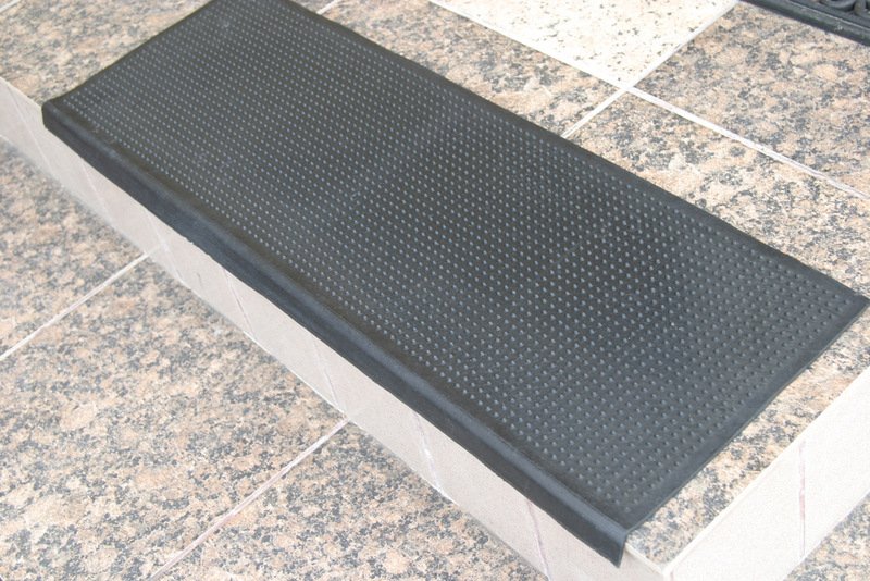 Kvalitná rohožka s gumovým okrajom 40x60 cm