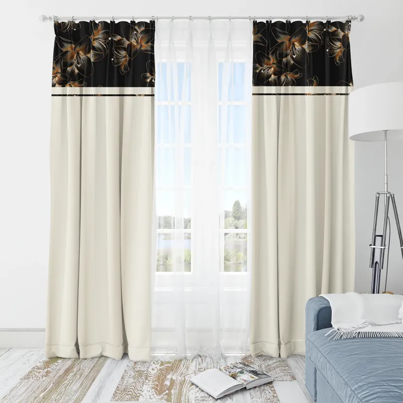 Dekorativní závěs v krémové barvě s jemným květinovým vzorem nahoře