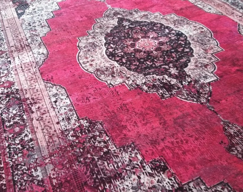 Rózsaszín keleti szőnyeg vintage stílusban